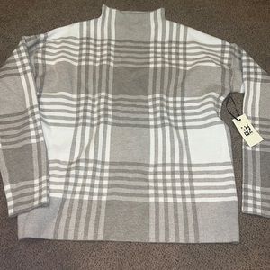 New Max studio plaid sweater tan white medium mock neck